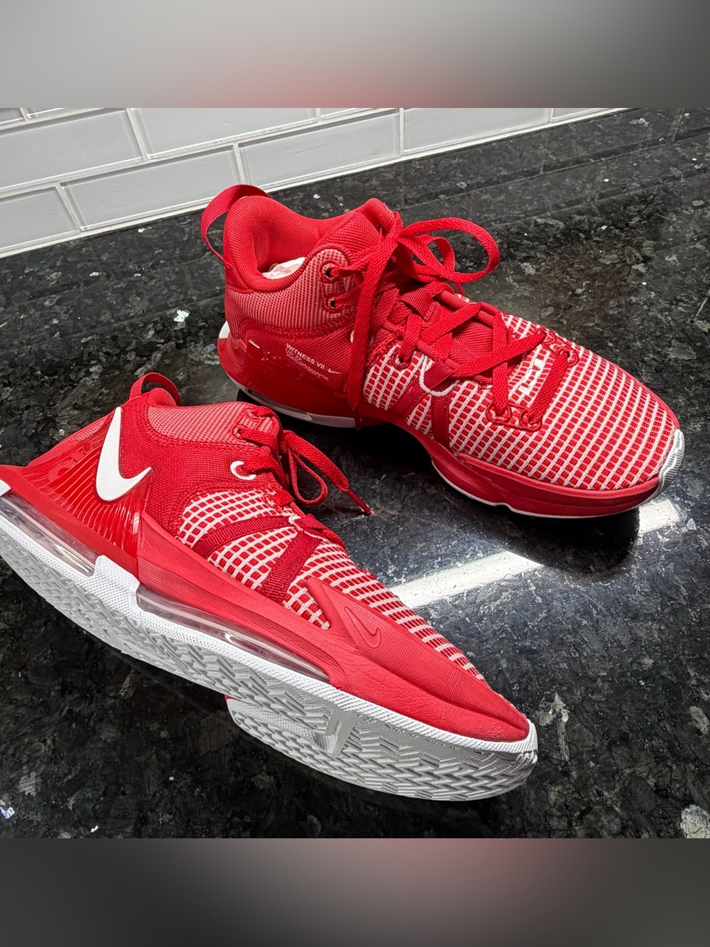 Nike LeBron Witness VII TB Men's University Red Basketball Shoes Sz 9 Luke New